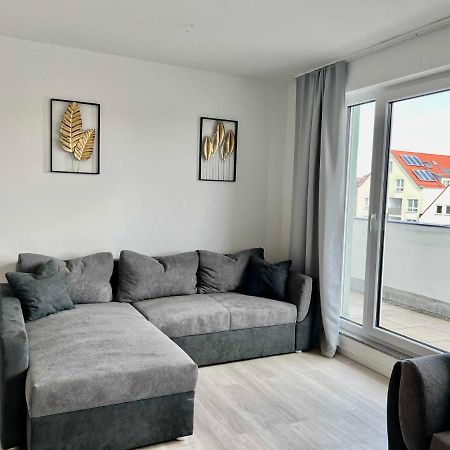 Nujen- Hotel Und Apartment Stuttgart Zuffenhausen Luaran gambar