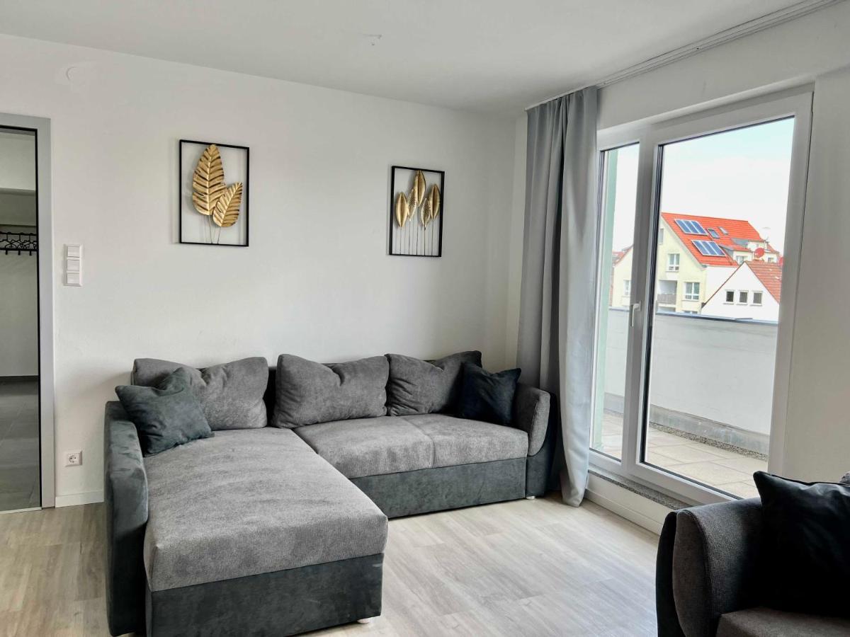 Nujen- Hotel Und Apartment Stuttgart Zuffenhausen Luaran gambar