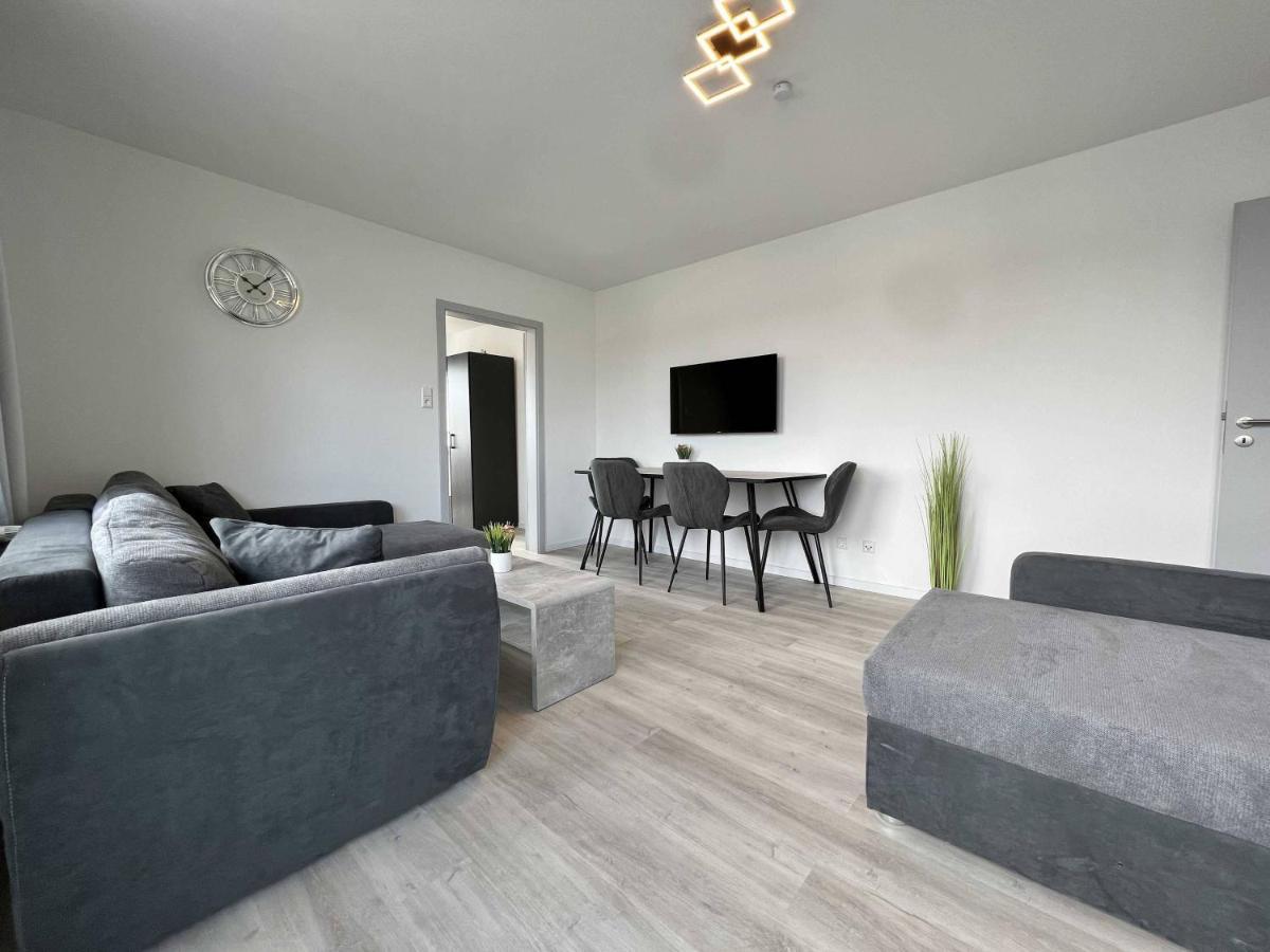 Nujen- Hotel Und Apartment Stuttgart Zuffenhausen Luaran gambar