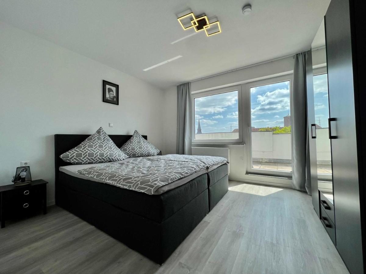 Nujen- Hotel Und Apartment Stuttgart Zuffenhausen Luaran gambar
