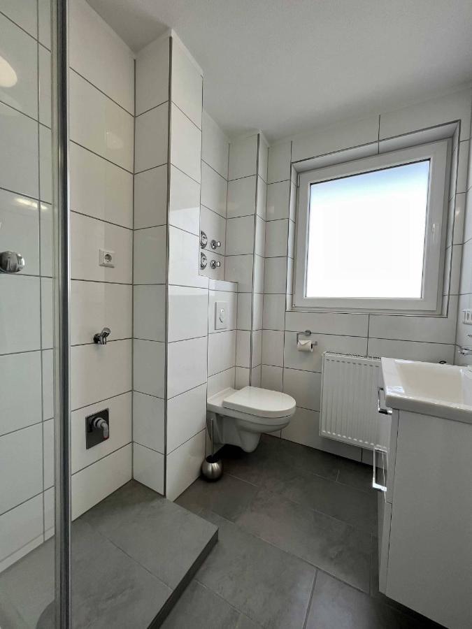 Nujen- Hotel Und Apartment Stuttgart Zuffenhausen Luaran gambar