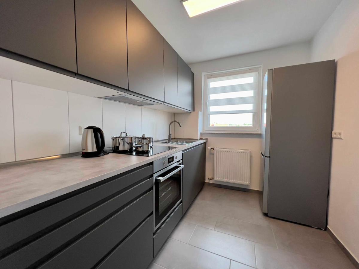 Nujen- Hotel Und Apartment Stuttgart Zuffenhausen Luaran gambar