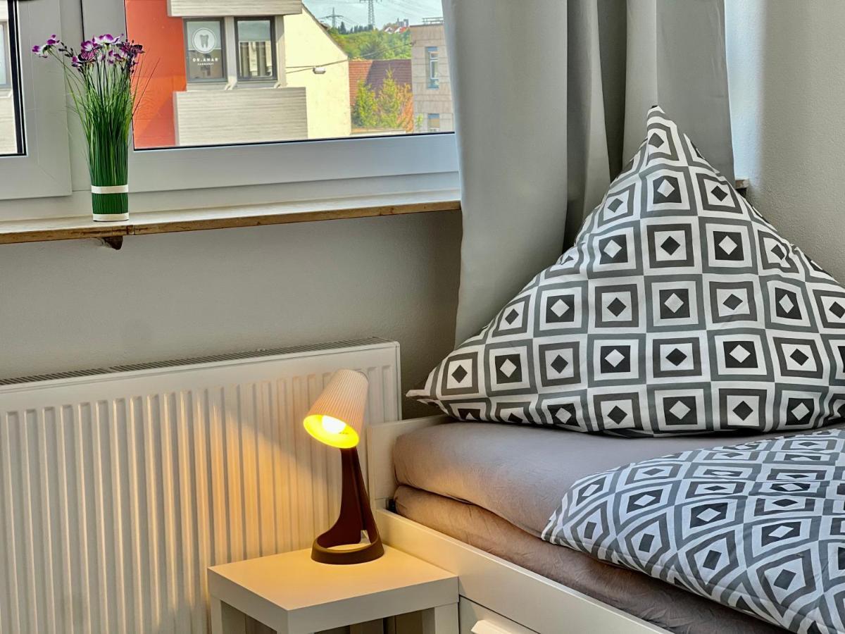 Nujen- Hotel Und Apartment Stuttgart Zuffenhausen Luaran gambar