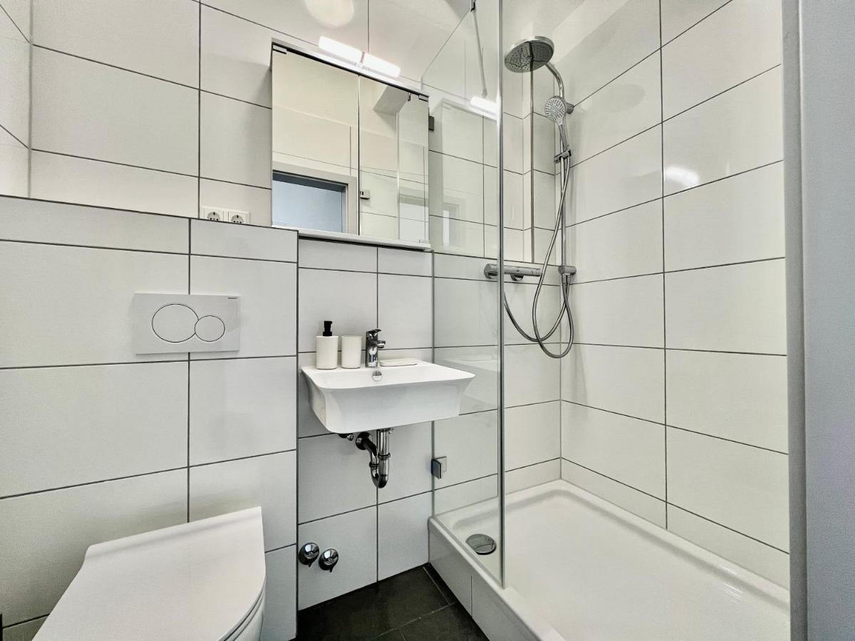 Nujen- Hotel Und Apartment Stuttgart Zuffenhausen Luaran gambar