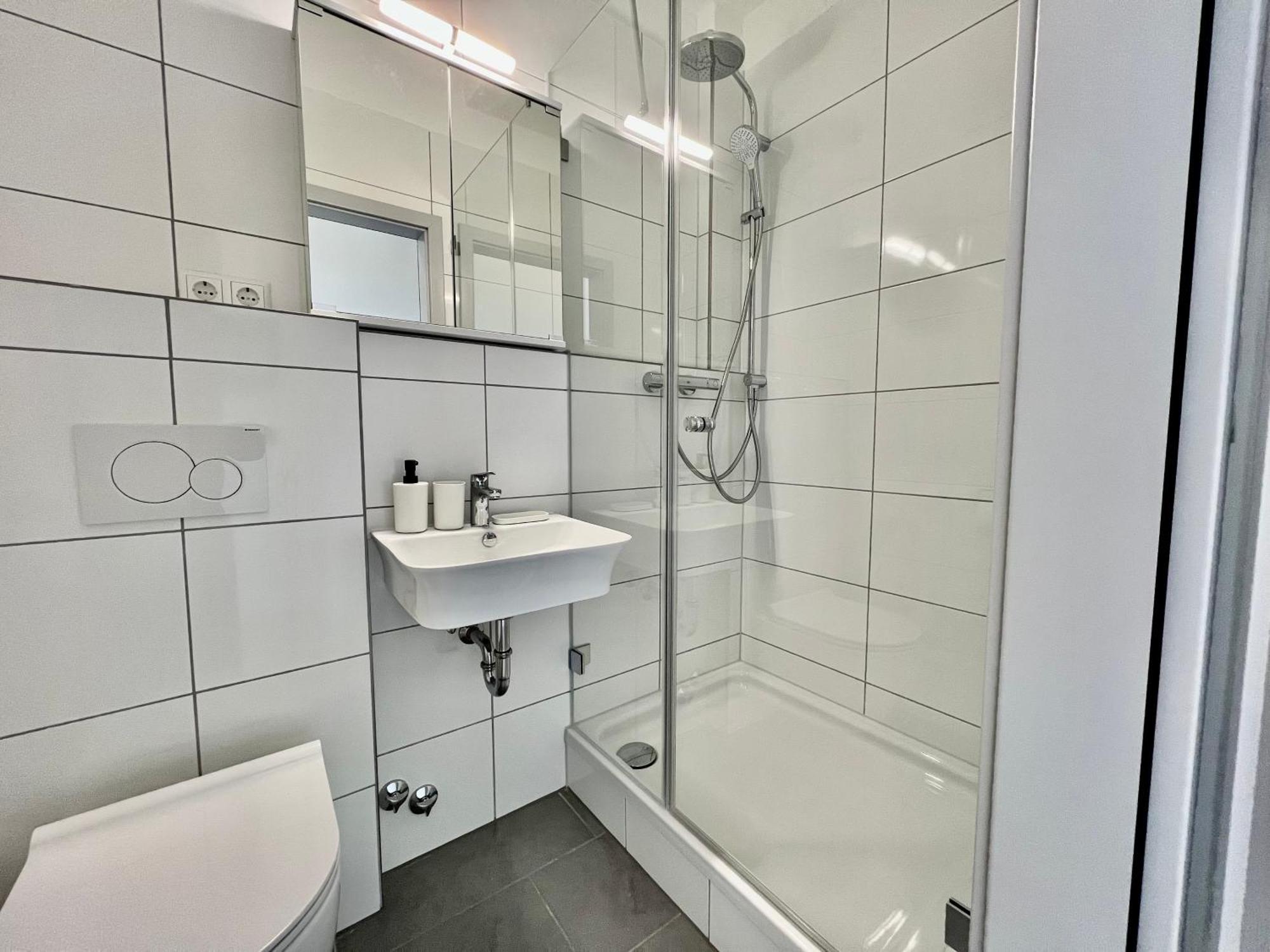 Nujen- Hotel Und Apartment Stuttgart Zuffenhausen Luaran gambar